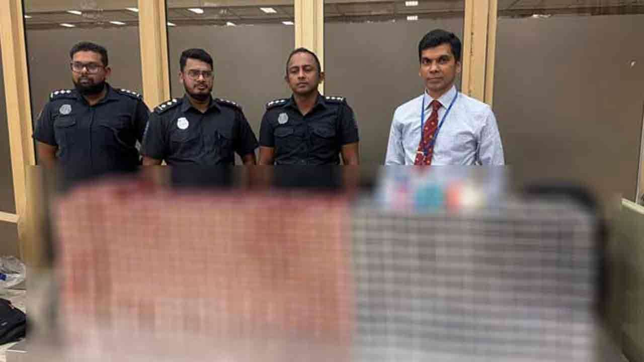 68 இலட்சம் பெறுமதியான சிகரெட்டுகளுடன் பயணி ஒருவர் கட்டுநாயக்கவில் கைது