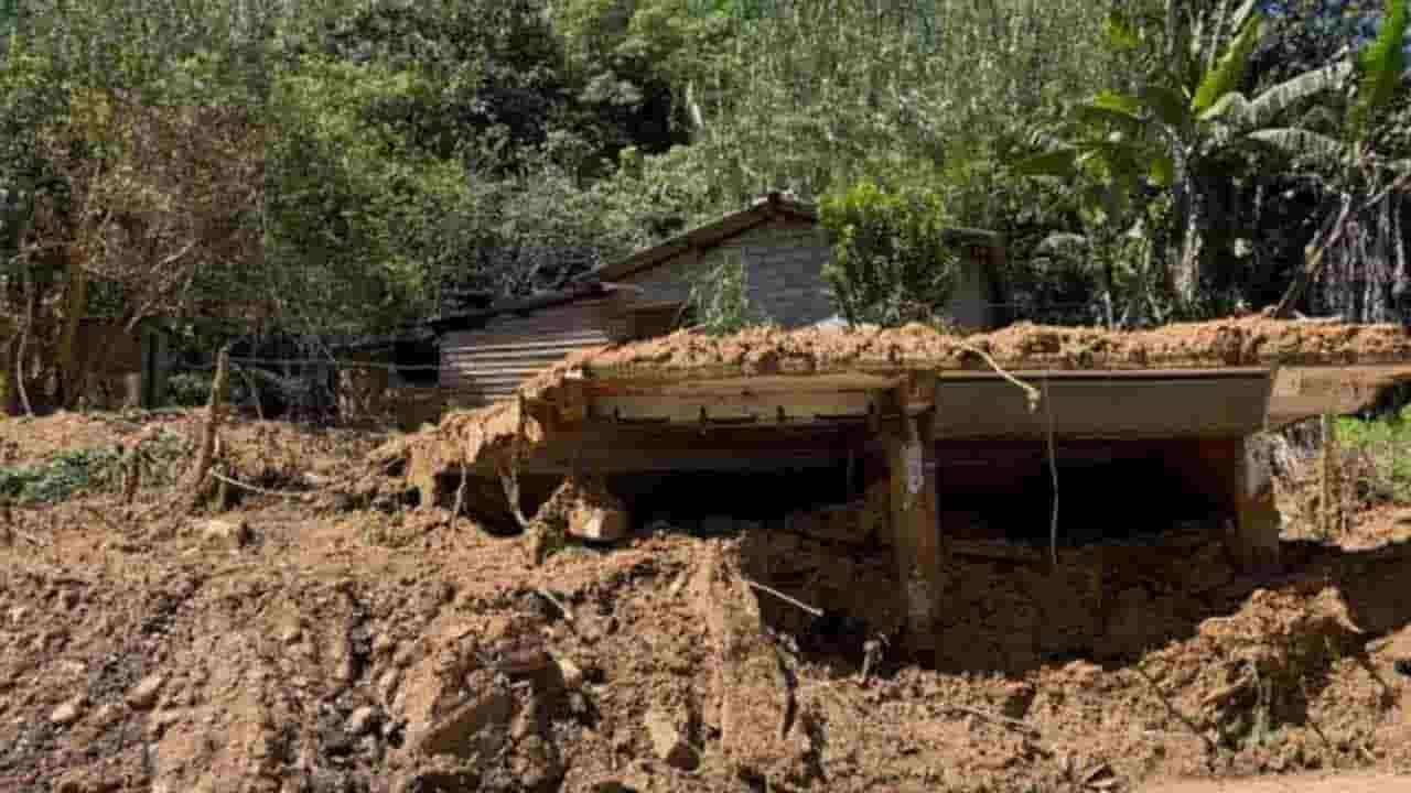 மண் சரிவால் பாதிப்பை சந்தித்த கிராமத்தின் தற்போதைய நிலை!