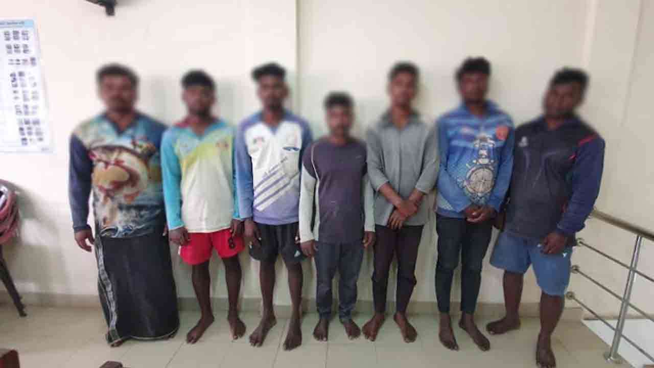 இலங்கை கடலில் கைதான இந்திய மீனவர்களுக்கு விளக்கமறியல்