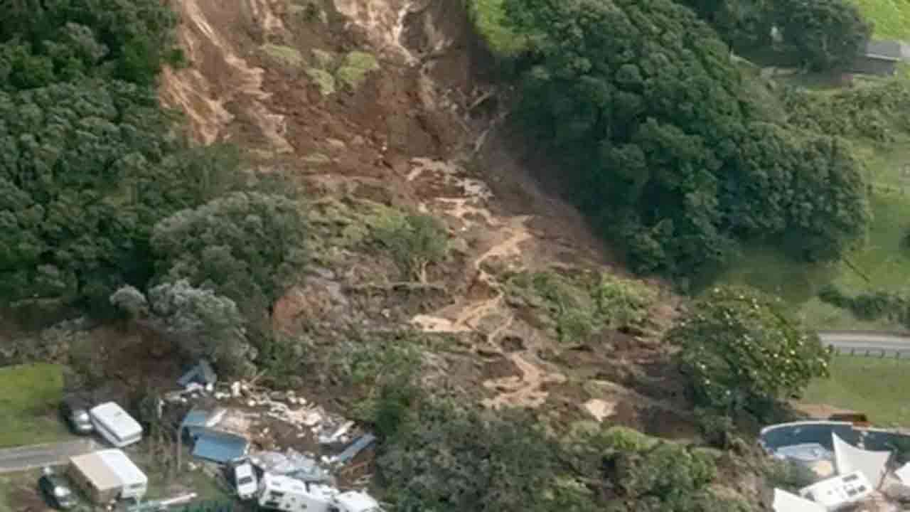 நியூசிலாந்தில் பாரிய மண்சரிவு