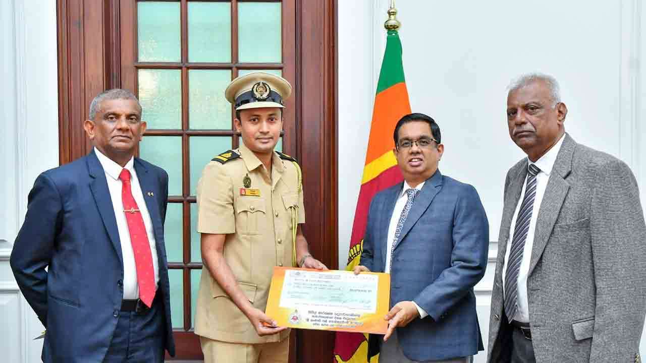 சிவில் பாதுகாப்புத் திணைக்கள உறுப்பினர்களின் ஒரு நாள் சம்பளம் ‘Rebuilding Sri Lanka’ நிதியத்திற்கு