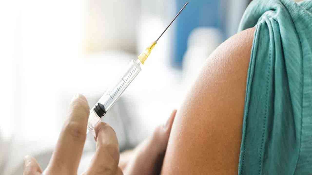 முன்னாள் காதலனை பழிவாங்க மனைவிக்கு எச்.ஐ.வி. இரத்த ஊசியை ஏற்றிய பெண்!