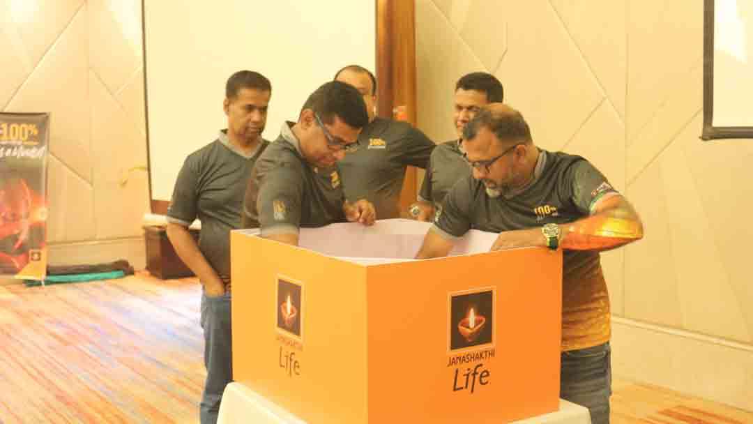 ஜனசக்தி ஷில்பசக்தி தரம் 5 புலமைப்பரிசில் நிகழ்ச்சித்திட்டம் நாடெங்கிலும் 5,000க்கும் மேற்பட்ட மாணவர்களை ஊக்குவிக்கின்றது