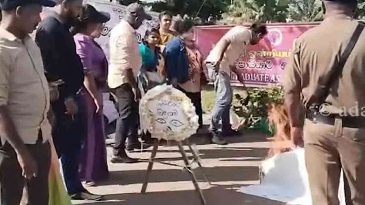 ஜனாதிபதி செயலகத்திற்கு அருகில் போராட்டத்தால் பதற்றம்