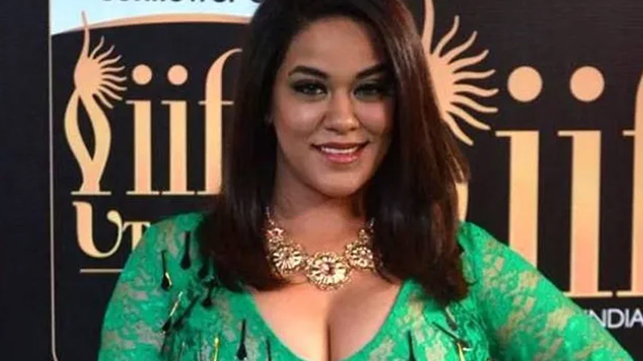 டாடி மம்மி பாடல் புகழ் முமைத் கானை நினைவிருக்கா!