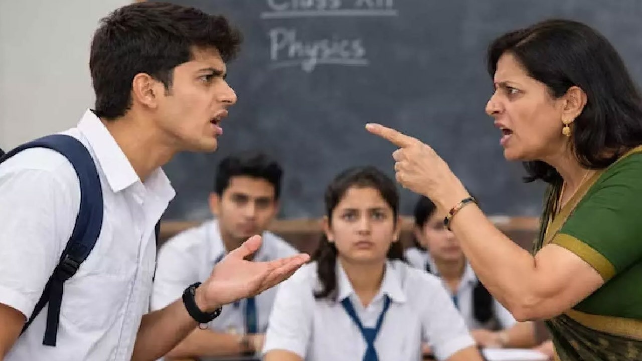 ஆசிரியர் கன்னத்தில் அறைந்த மாணவர் கைது!