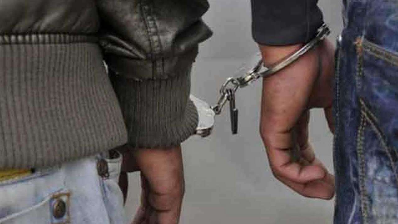 பல இலட்சம் பெறுமதியான கிருமிநாசினிகளுடன் இருவர் கைது