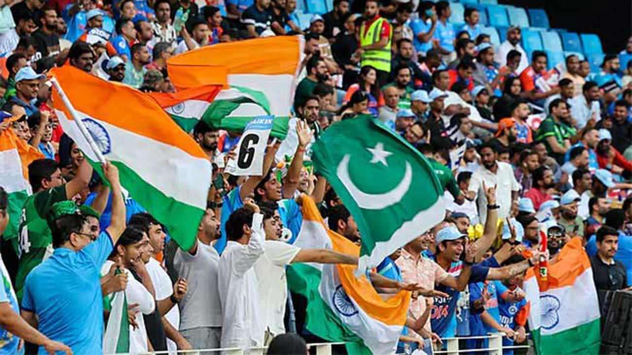 இந்தியா - பாகிஸ்தான் மோதல்: எகிறியது விமான டிக்கெட் விலை!