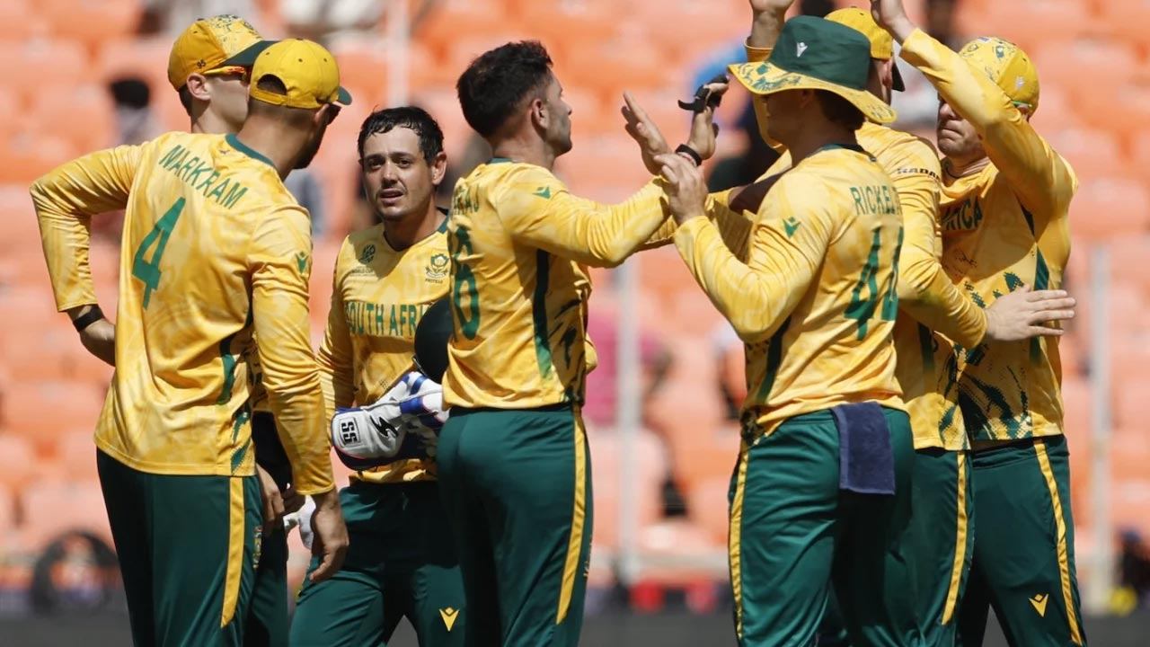 போட்டியும் சமநிலை, சூப்பர் ஓவரும் சமநிலை!