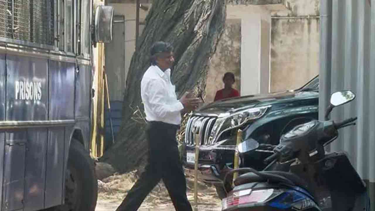 சமன் ஏக்கநாயக்க விளக்கமறியலில்