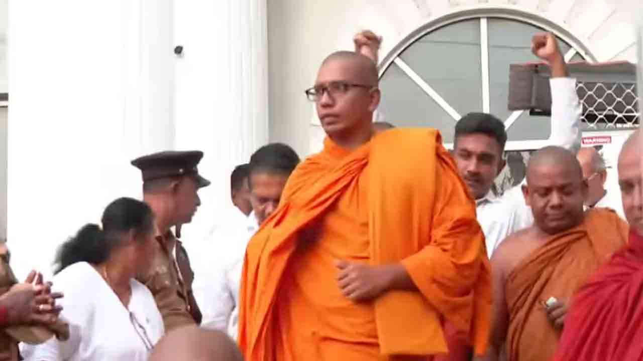 கஸ்ஸப தேரர் உள்ளிட்ட சந்தேகநபர்கள் நீதிமன்றில் இருந்து வௌியேறினர்