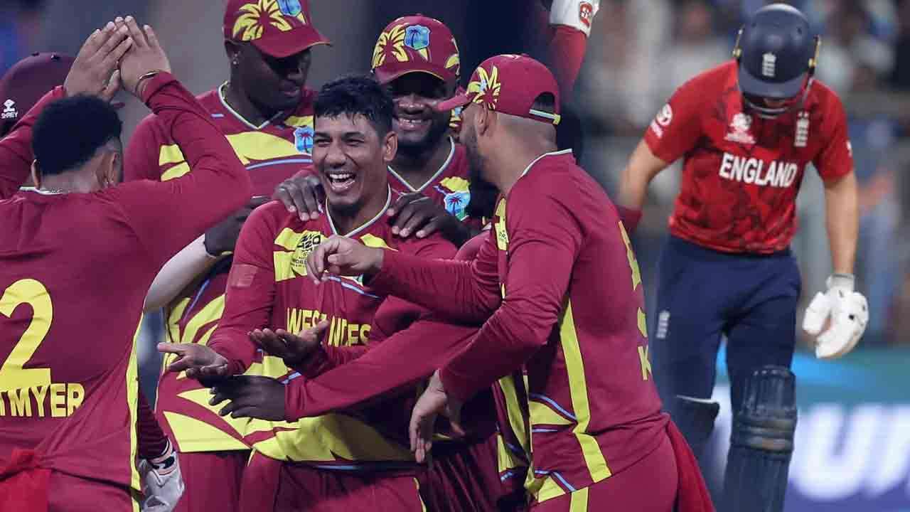 இங்கிலாந்தை வீழ்த்தியது மேற்கிந்திய தீவுகள் 