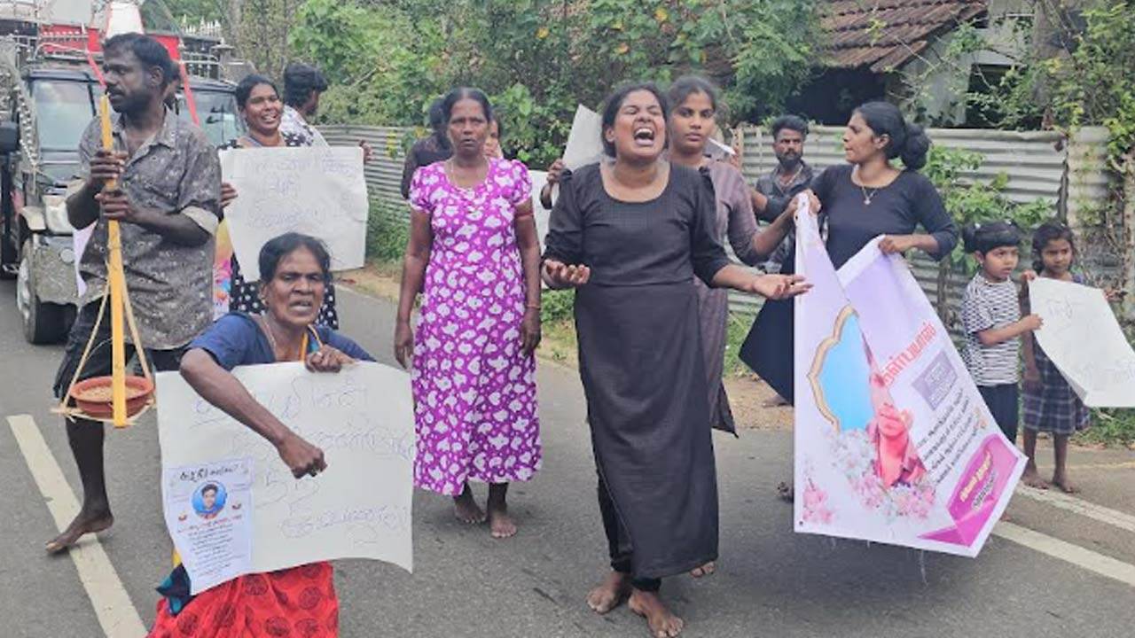 சிறுவனின் சடலத்துடன் உறவினர்கள் போராட்டம்!