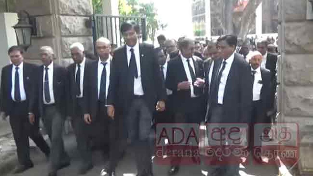 அக்குரேகொட இரட்டைக்கொலை: சட்டத்தரணிகள் எதிர்ப்புப் பேரணி