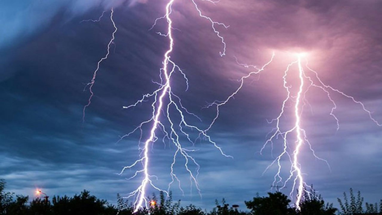 பலத்த மின்னல் தாக்கம் குறித்து எச்சரிக்கை