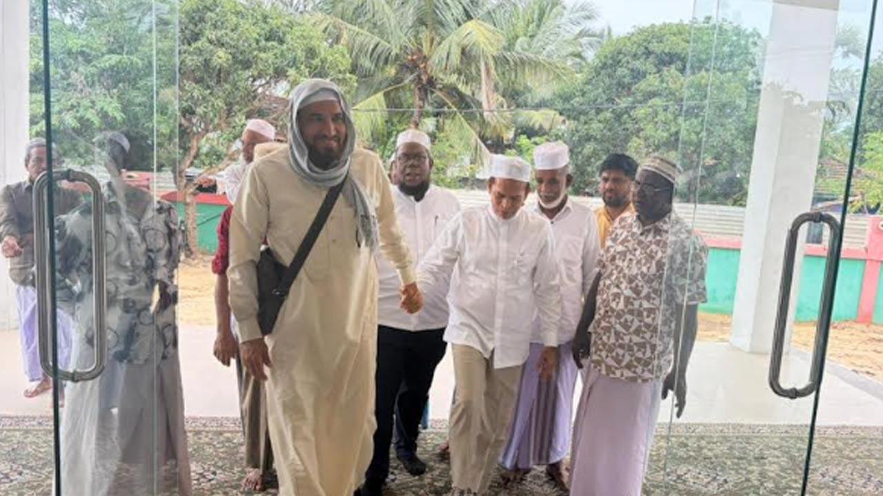 புதிய பள்ளிவாசலை திறந்து வைத்த எம்.எல்.ஏ.எம். ஹிஸ்புல்லாஹ்!