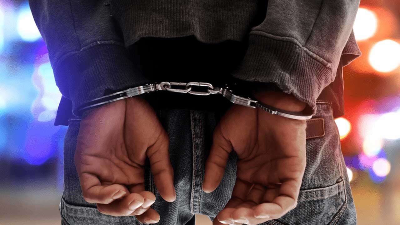 வீடு புகுந்து கொள்ளையிட்ட நபரை கைது செய்த பொலிஸார்