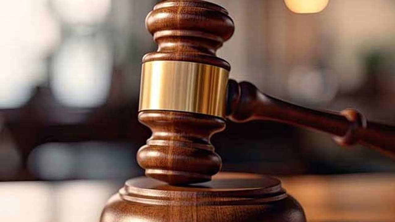 தேசிய கல்வி நிறுவகத்தின் முன்னாள் பணிப்பாளருக்கு எதிராக நீதிமன்ற அவமதிப்பு வழக்கு