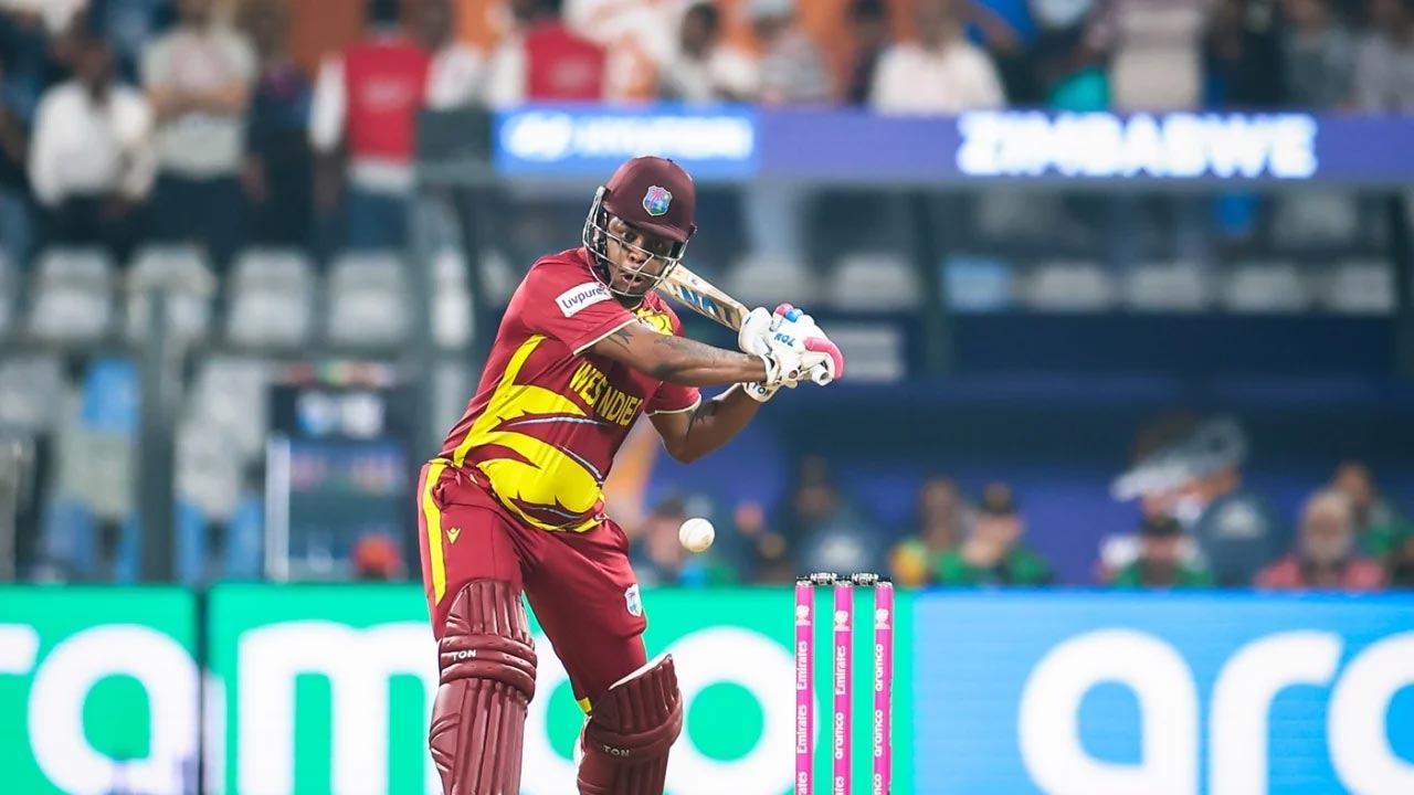 சிம்பாப்வேக்கு பாரிய இலக்கு