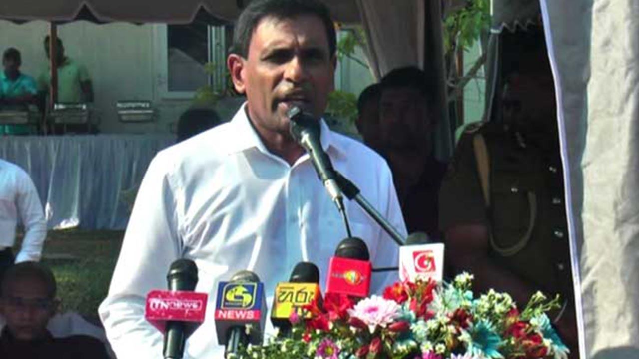 பாதாள உலகிற்கும் அரசியலுக்கும் உள்ள தொடர்புகளை அம்பலப்படுத்திய அமைச்சர்!