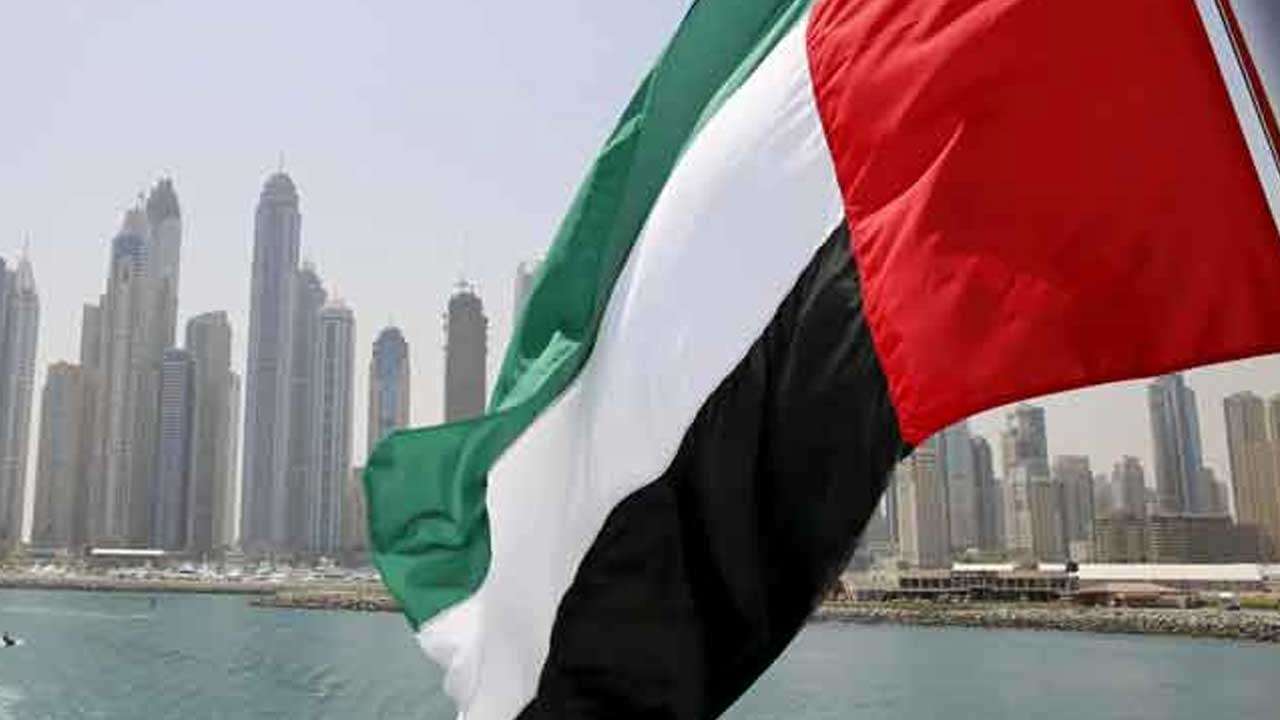 தேவையற்ற பயணங்களை தவிர்க்குமாறு இலங்கையர்களுக்கு அறிவித்தல்