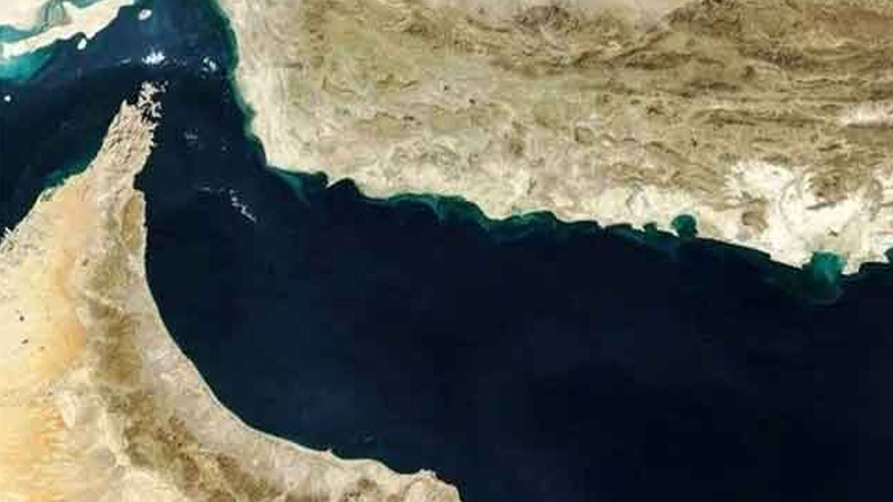 ஹோர்முஸ் நீரிணையை முழுமையாக மூடியது ஈரான்