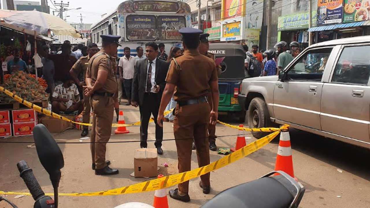 யாழில் வீதியில் கண்டெடுக்கப்பட்ட கரு தொடர்பில் தீவிர விசாரணை 