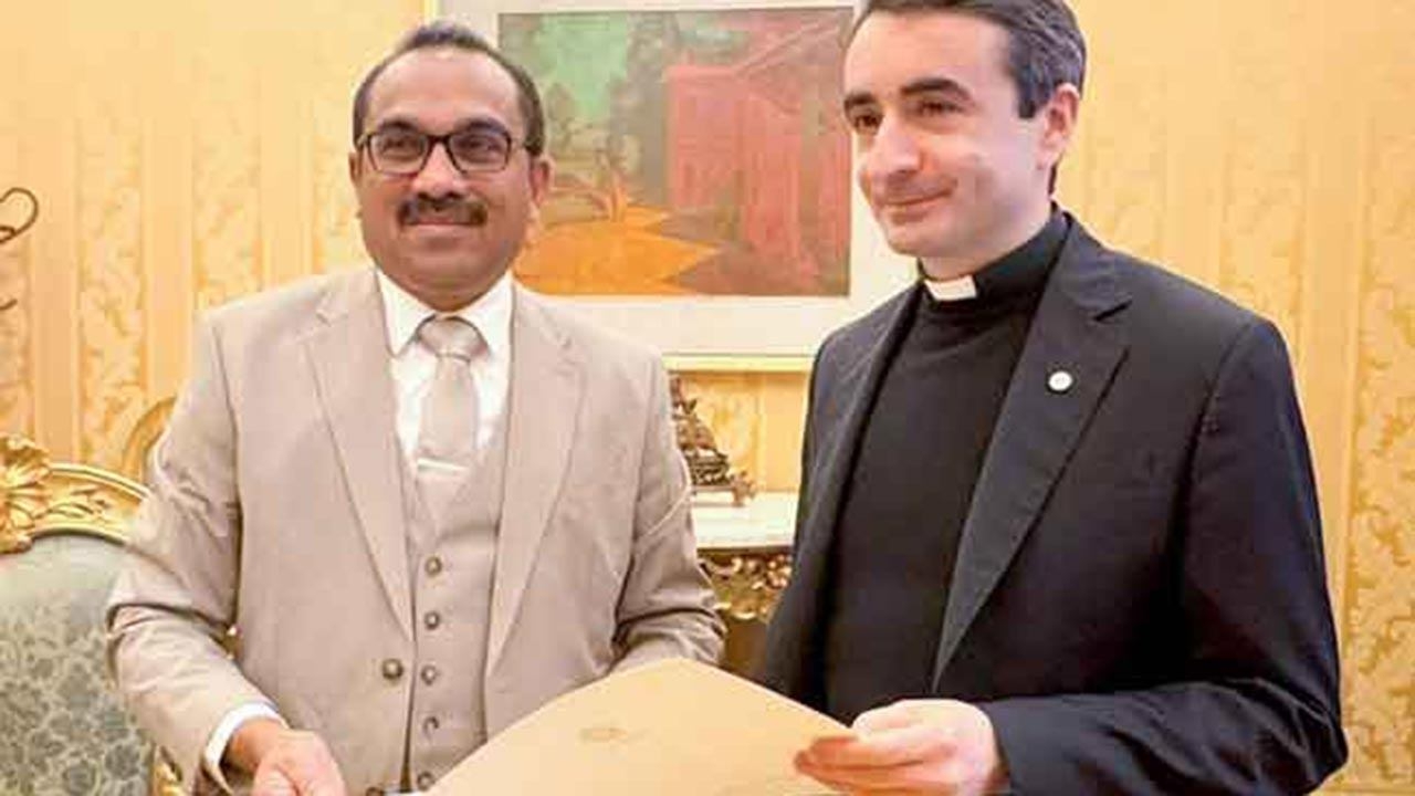 14 ஆம் லியோ திருத்தந்தைக்கு இலங்கைக்கு விஜயம் செய்ய ஜனாதிபதி அழைப்பு