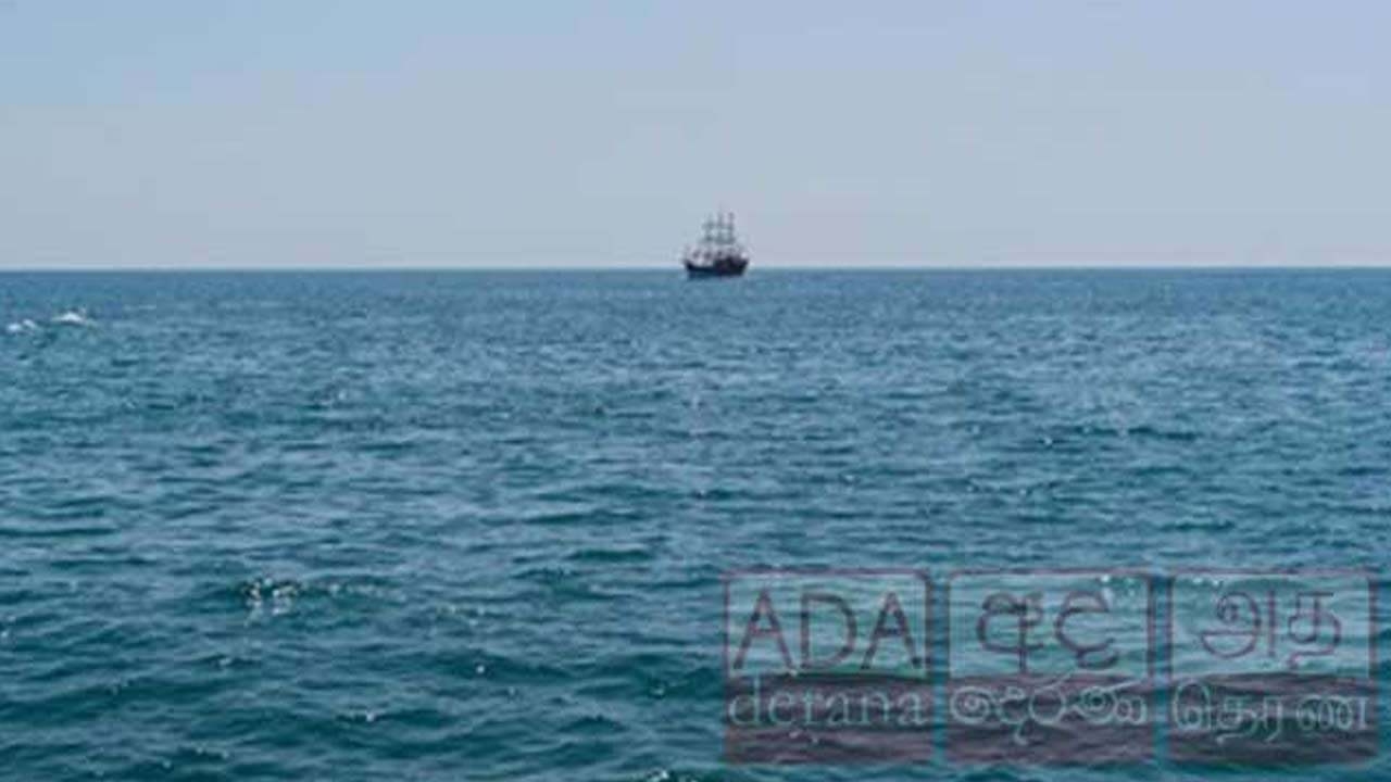 ஈரானிய கடற்படைக் கப்பலே விபத்து : 35 பேர் மீட்பு