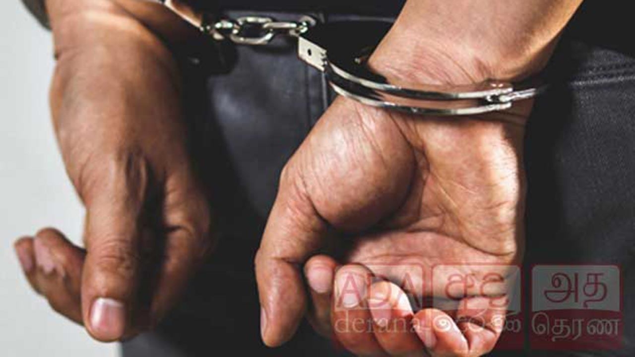 2 கோடி மற்றும் 50 இலட்சம் ரூபா இலஞ்சம்: இருவர் கைது