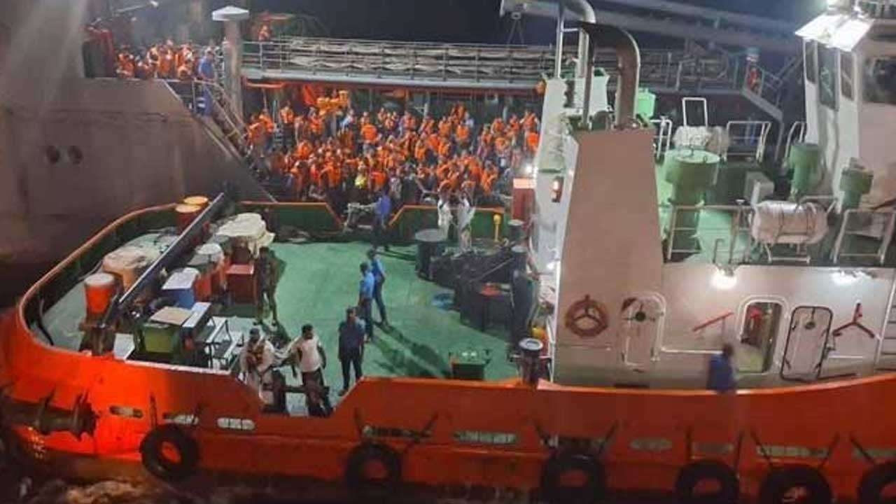 IRIS Bushehr கப்பலில் இருந்த பணியாளர்கள் கொழும்புத் துறைமுகத்திற்கு