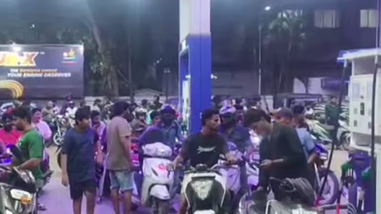 தமிழகம் முழுவதும் பெட்ரோல் நிலையங்களில் குவிந்த மக்கள்!