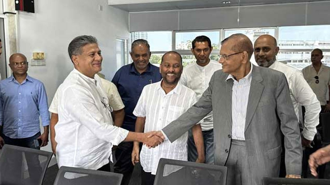 மக்கள் குரல் பிரதிநிதிகள், திலித் ஜயவீர இடையே சந்திப்பு