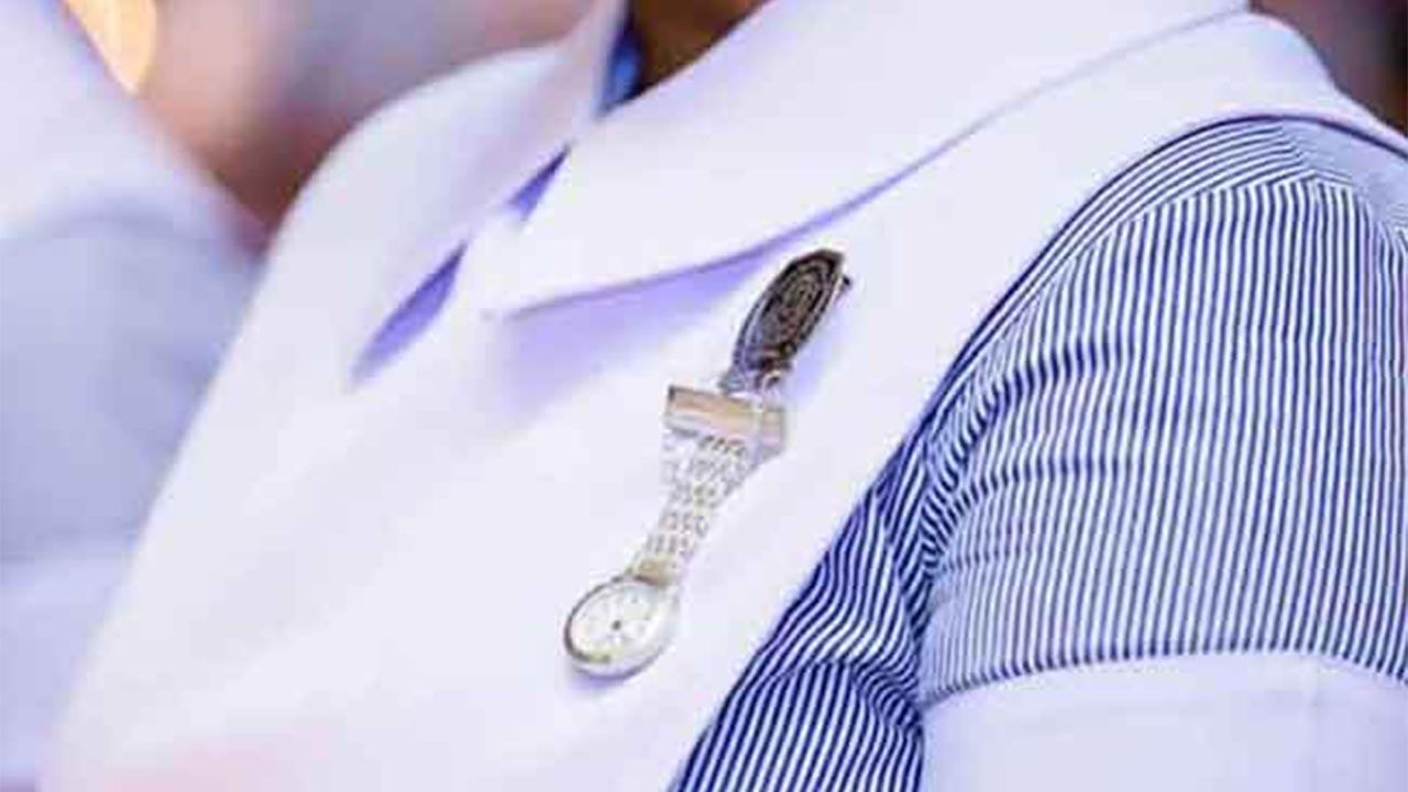 இலங்கை சுகாதார சேவையில் 43,553 செவிலியர்கள்