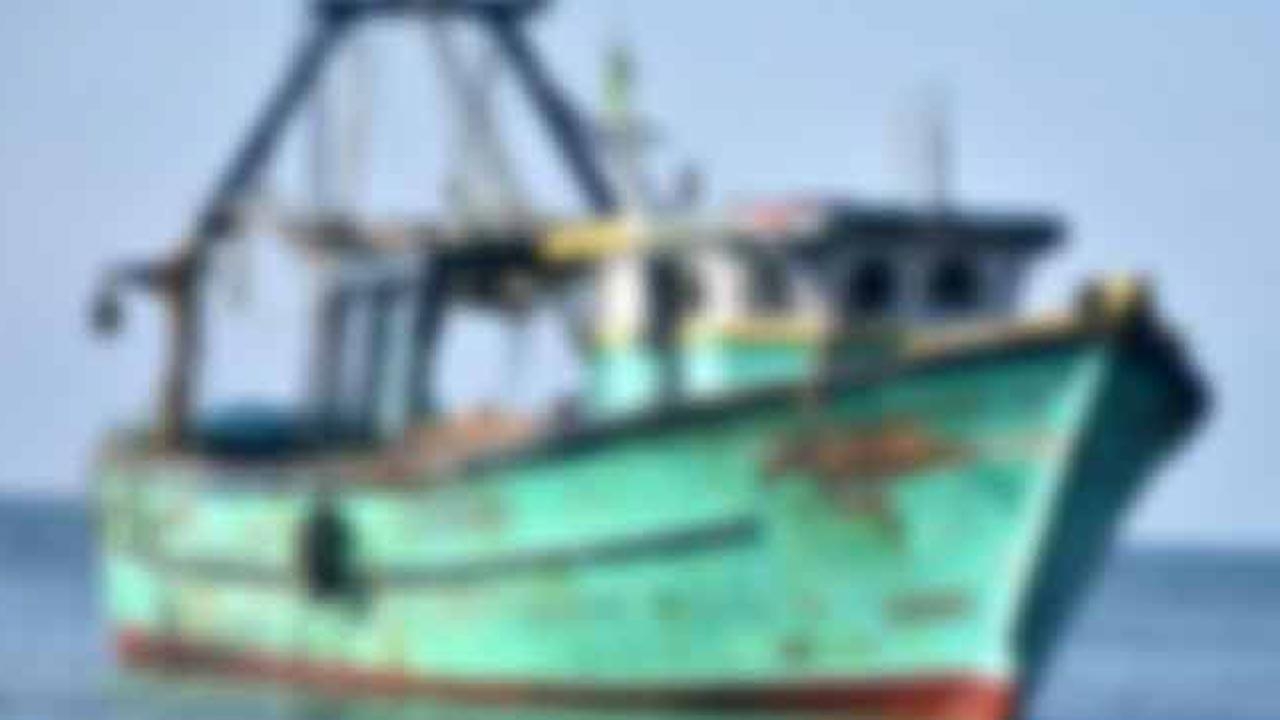 போதைப்பொருளுடன் பயணித்த படகு ஒன்று கண்டுபிடிப்பு