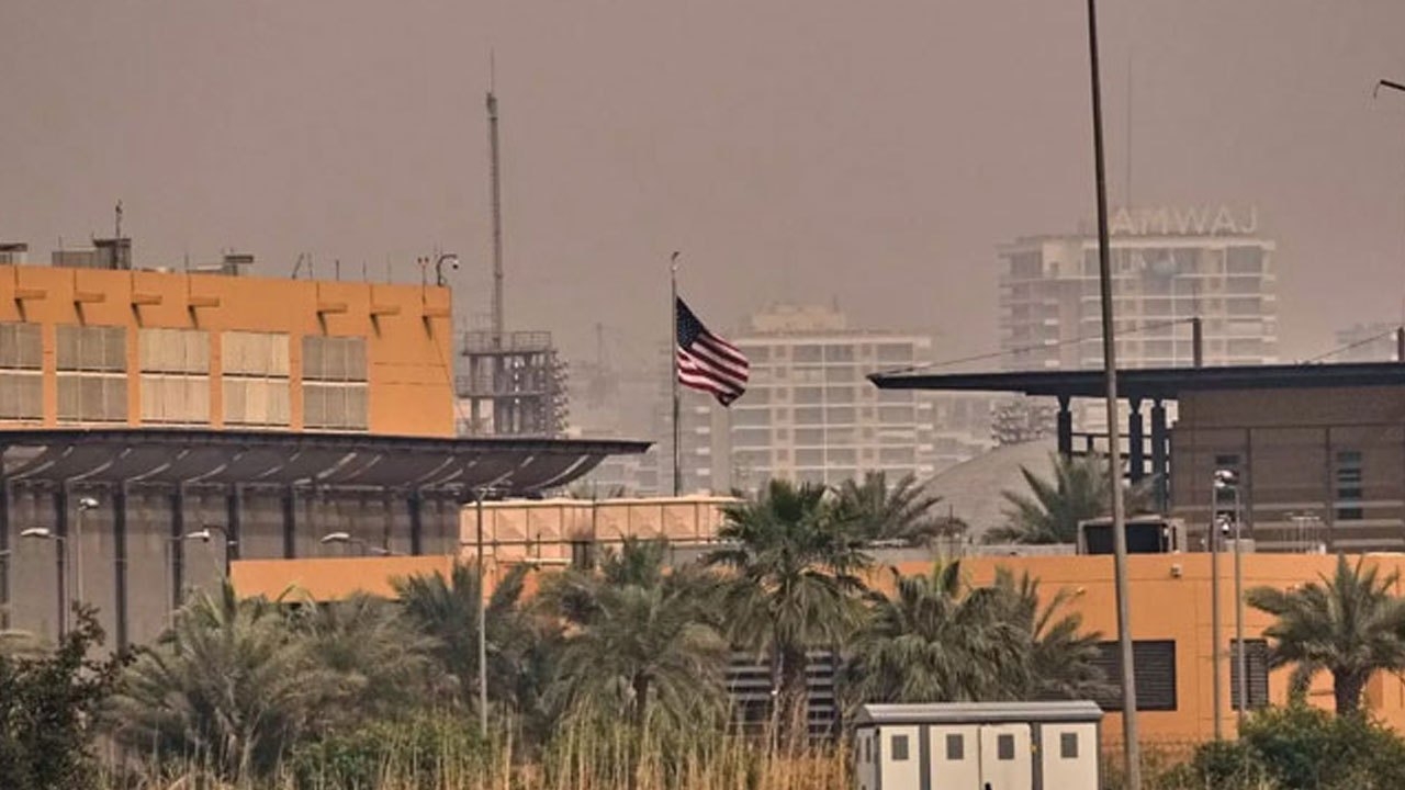 பாக்தாத்தில் உள்ள அமெரிக்கத் தூதரகம் மீது பயங்கர தாக்குதல்