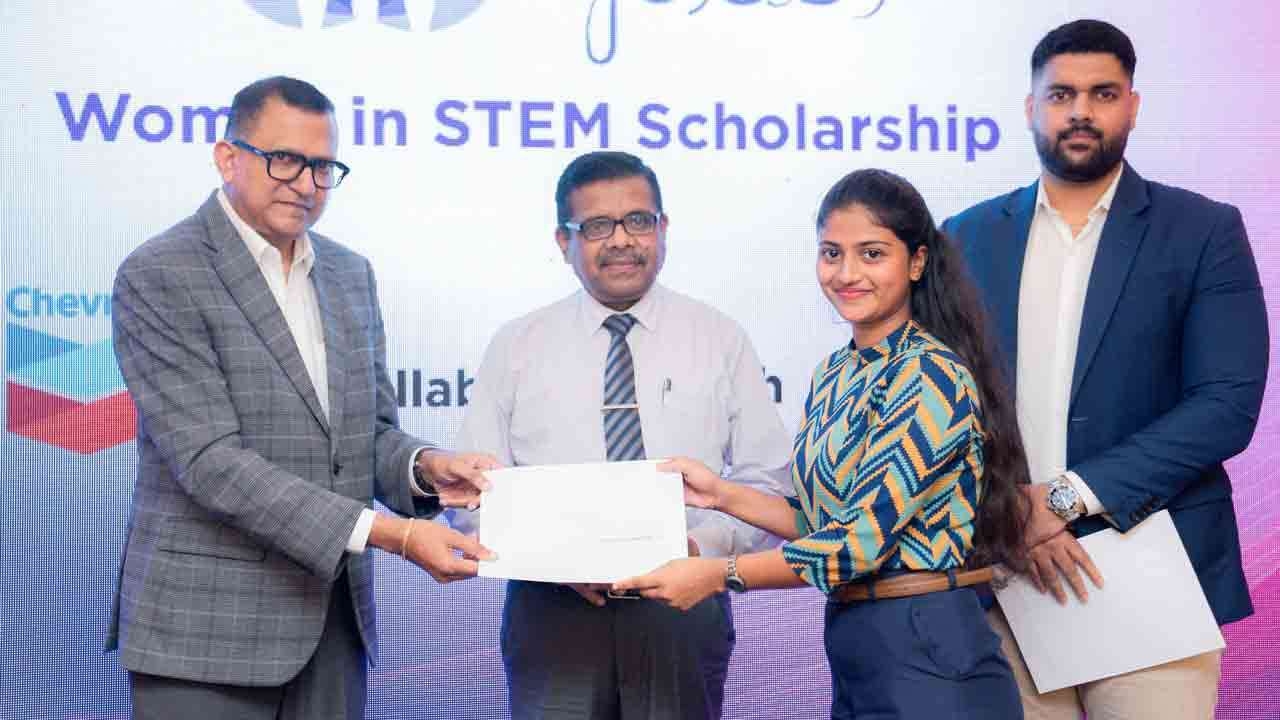 கல்டெக்ஸ் அபிமானி STEM துறையில் அடுத்த தலைமுறை பெண்களை வலுப்படுத்துகிறது