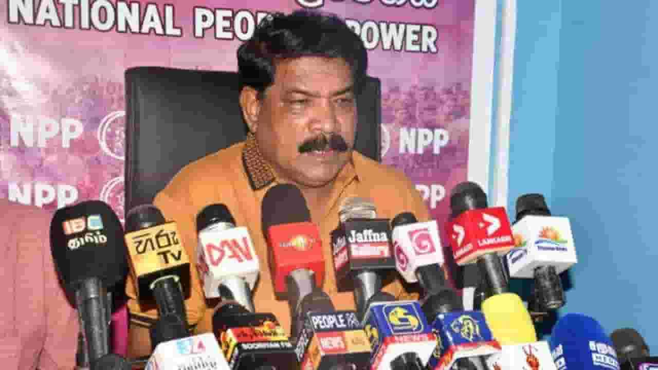 தங்களின் அரசியல் இலாபத்திற்காக இவ்வாறு செய்கிறார்களா?