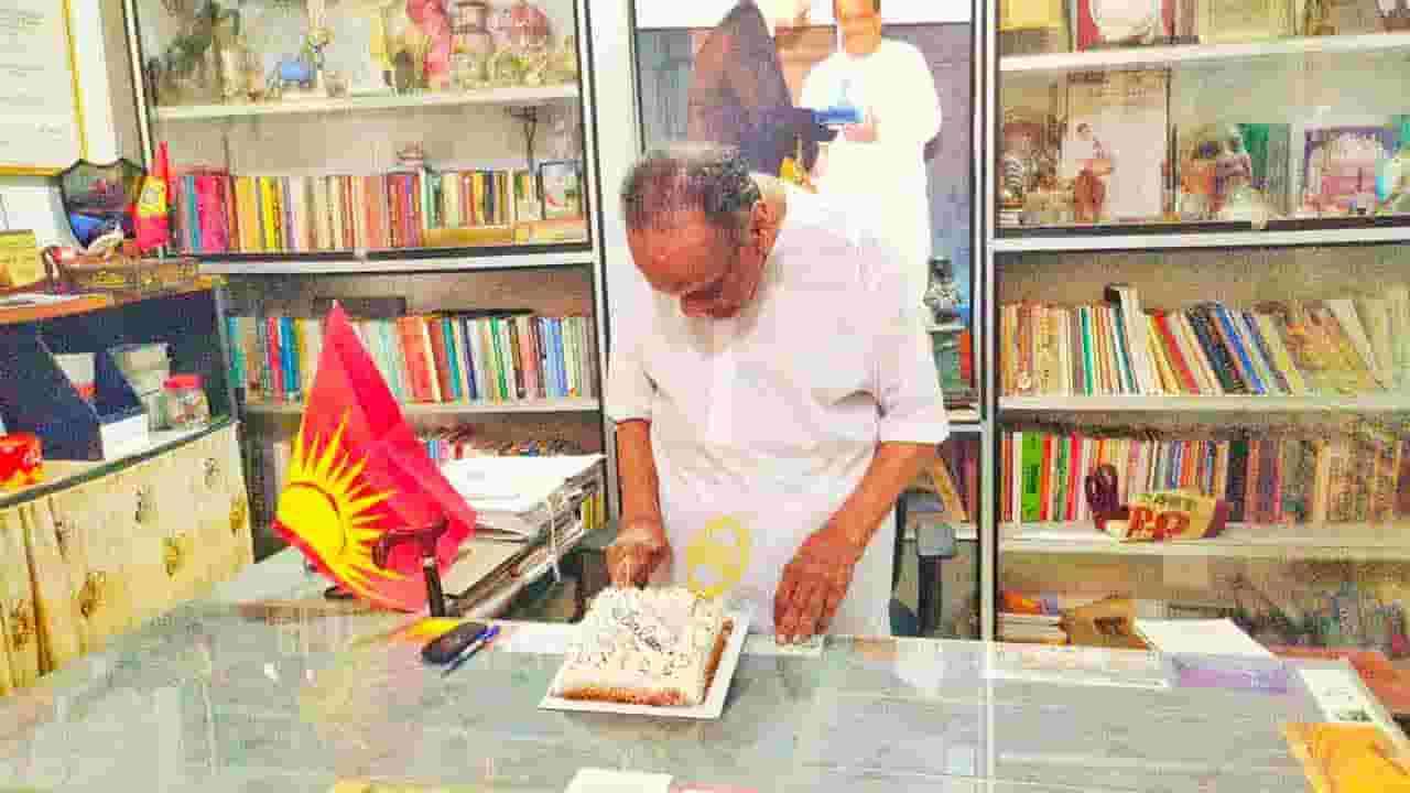 93 ஆவது வயதில் கால் பதிக்கும் வீரசிங்கம் ஆனந்தசங்கரி
