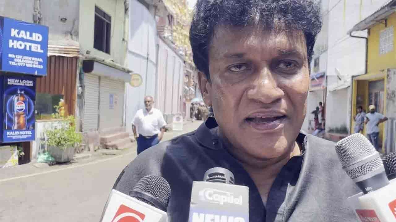 அவங்களுக்கு வந்த ரத்தம் எங்களுக்கு வந்த சட்னியா?