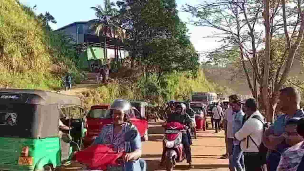 18 நாட்களின் பின் திறக்கப்பட்ட பிரதான வீதி!