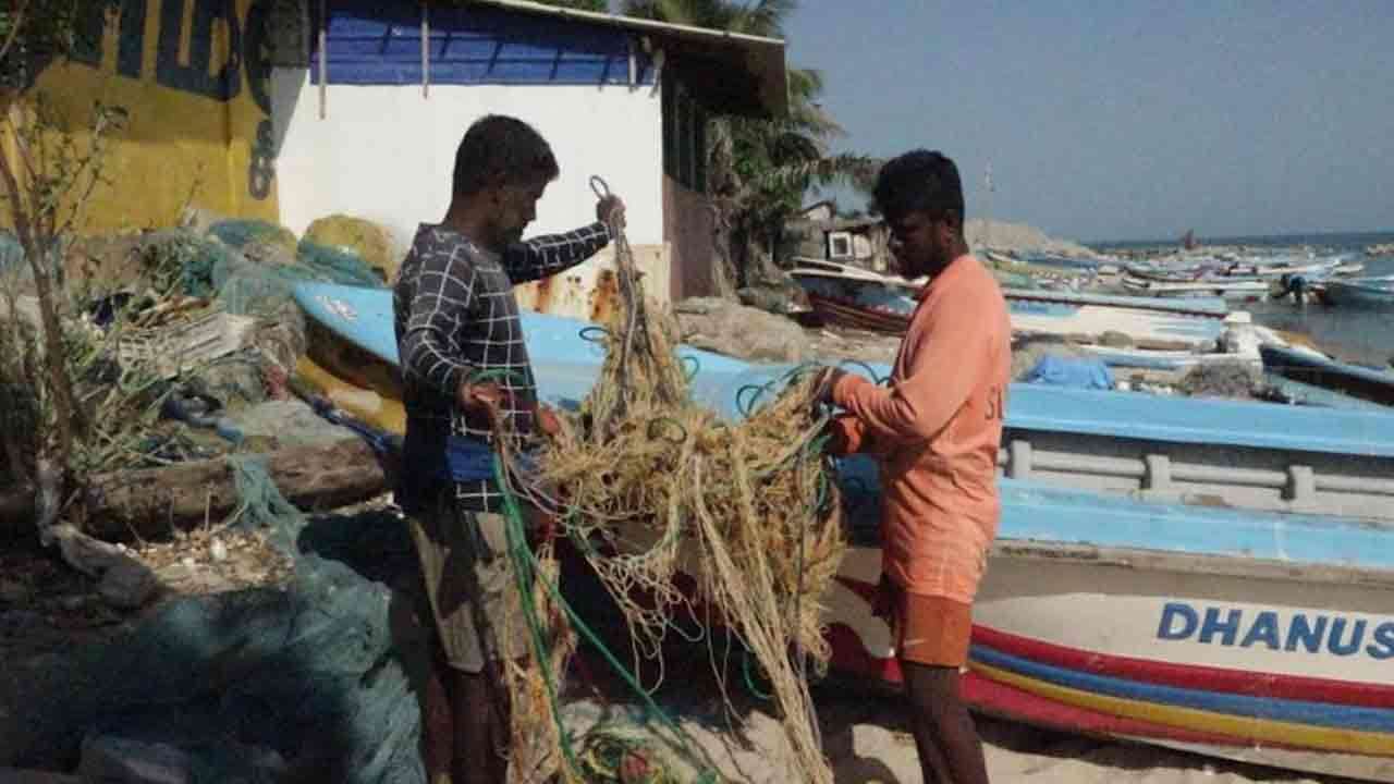 எமது வாழ்வாதாரம் கேள்விக்குறியாகி வருகிறது!