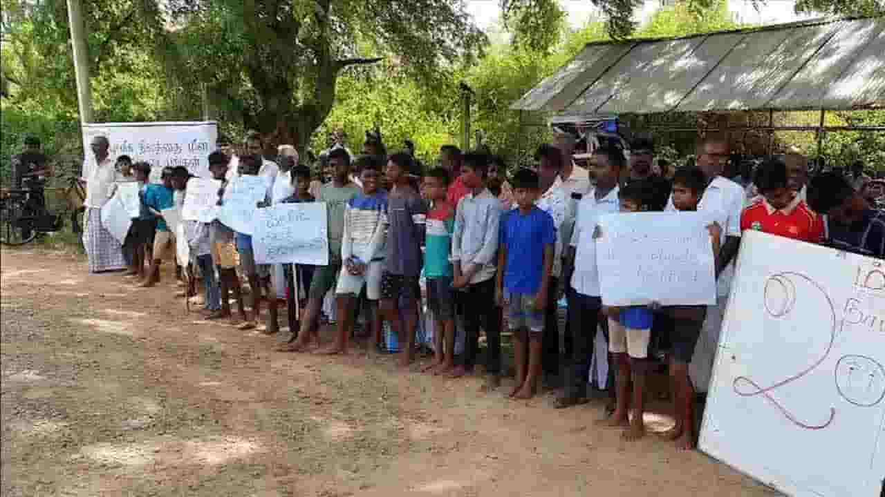 2,400 ஏக்கர் காணிகளை விடுவிக்க கோரி போராட்டம்