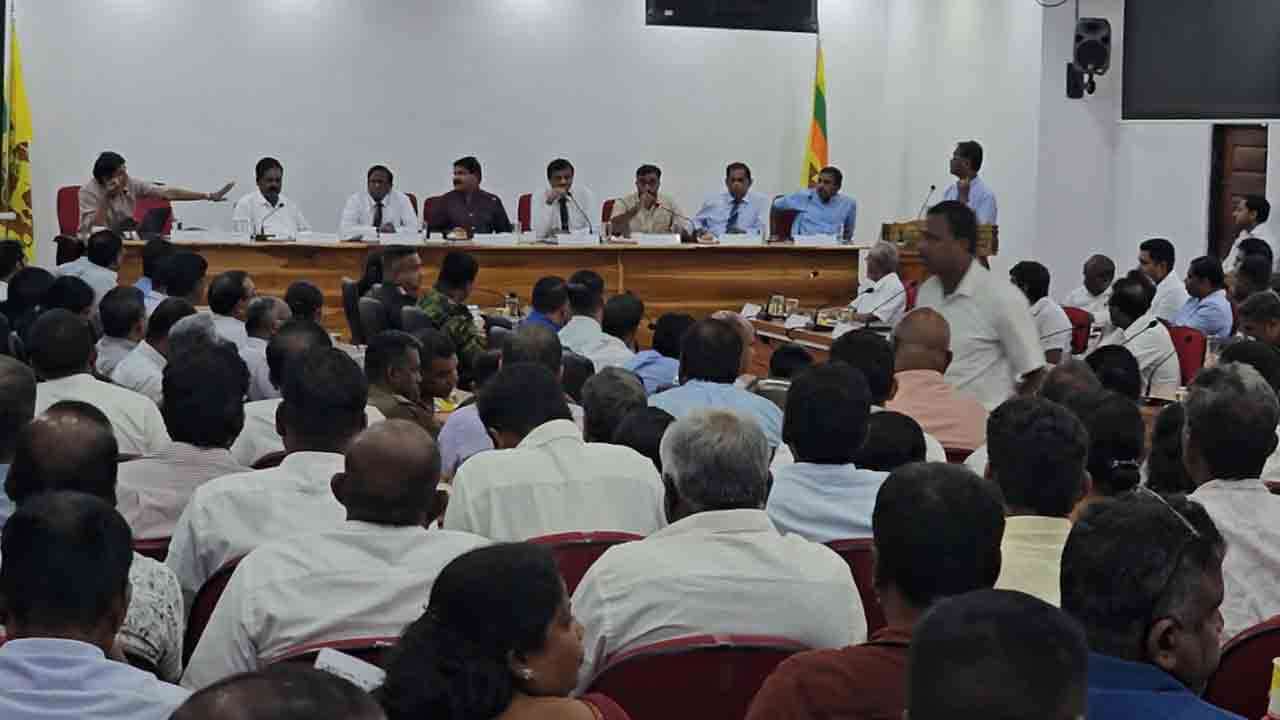 சிறீதரனுக்கும் அர்ச்சுனாவுக்கும் கடுமையான வாக்குவாதம்!