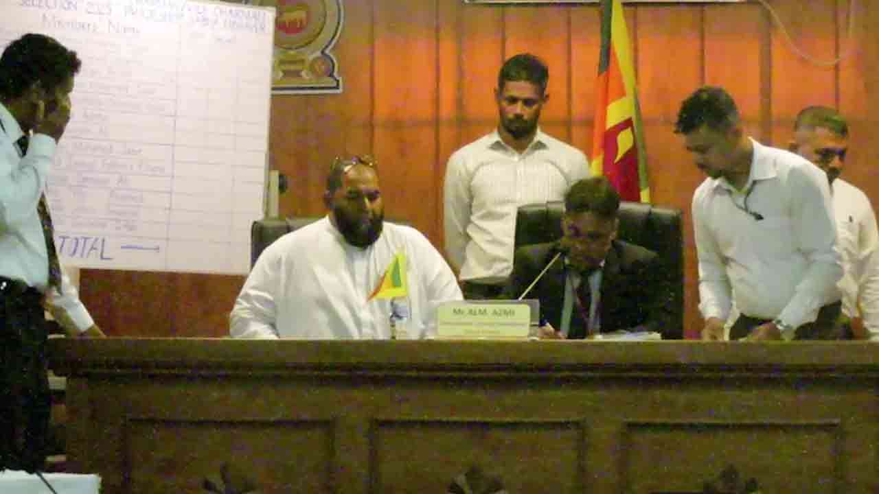நிந்தவூர் பிரதேச சபை தவிசாளர் தெரிவு
