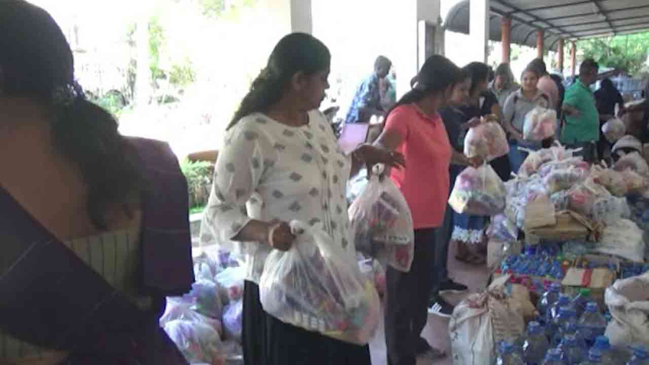 கம்பளை உடபளாத்த பிரதேச செயலாளர் அலுவலக உத்தியோகத்தர்கள்