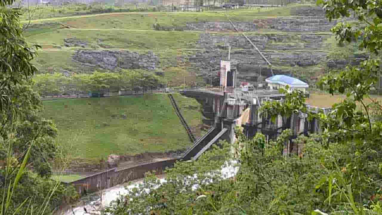 மேல் கொத்மலை நீர்த்தேக்கத்தின் வான் கதவு திறப்பு