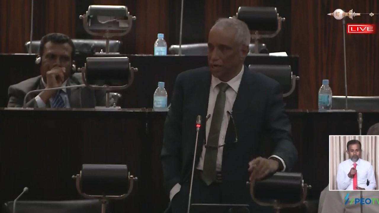 டொனால்ட் ட்ரம்ப் ஒரு பெரிய சைத்தான்!