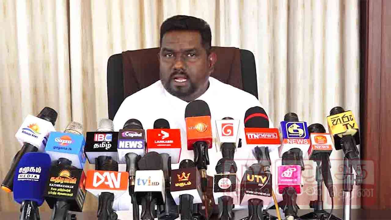 தவறிழைப்பவர்களுக்கு எமது ஜனாதிபதி ஹிட்லர் தான்!