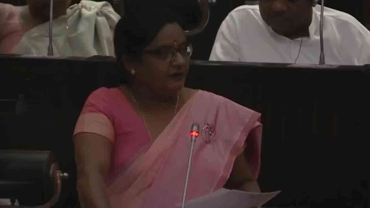 பெண்களை இரவு நேரத்தில் வேலைக்கு அமர்த்துவது உன்னதமான செயல்!